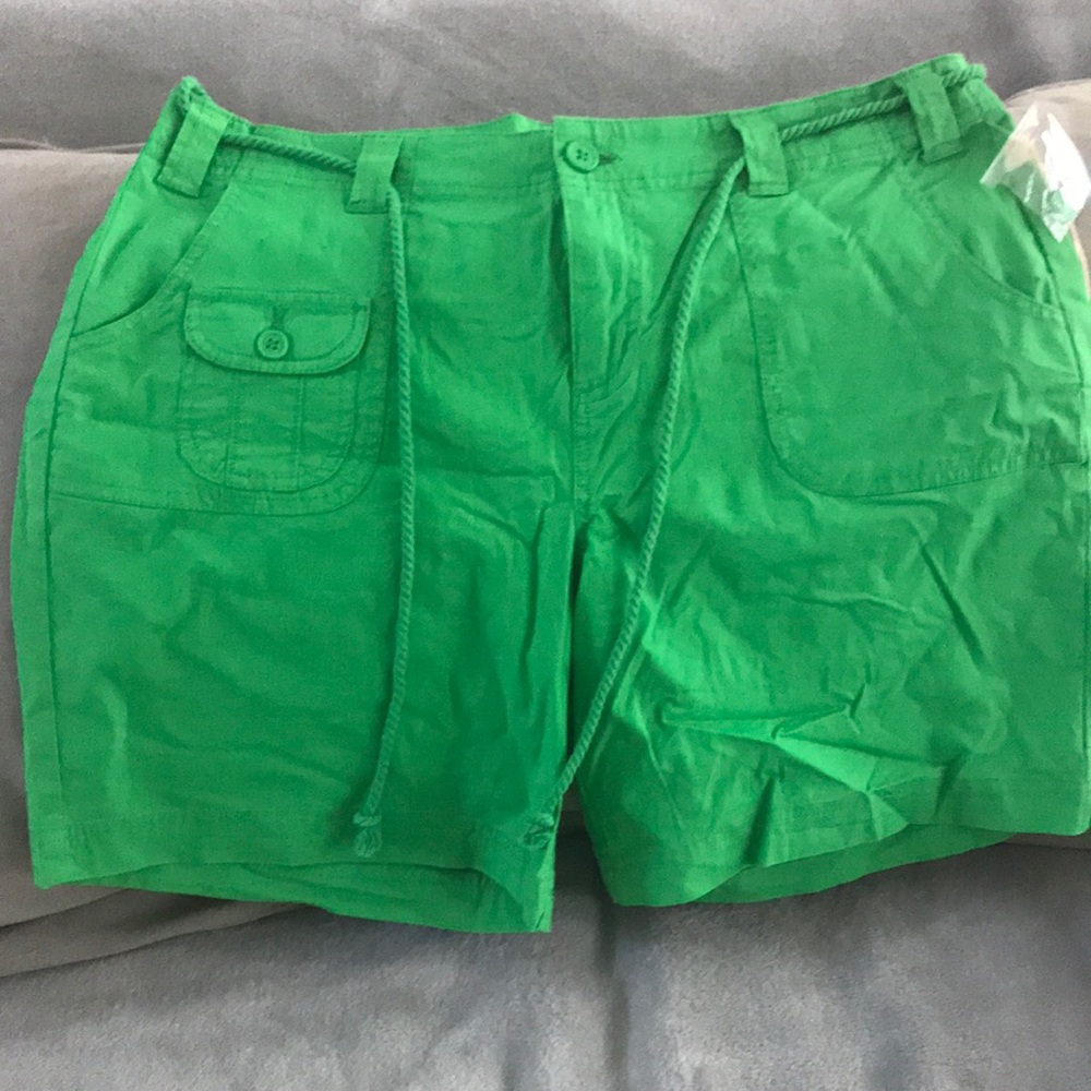Kelly green shorts. 12. NWT.